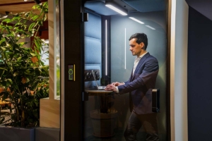 Be-Max-showroom-biophilic-design-kantoorinrichting-biofilia-interieur-kantoorinterieur-kantooroplossing-groen-natuur-projectinrichting-project-kantoorinspiratie-welzijn-kantooromgeving