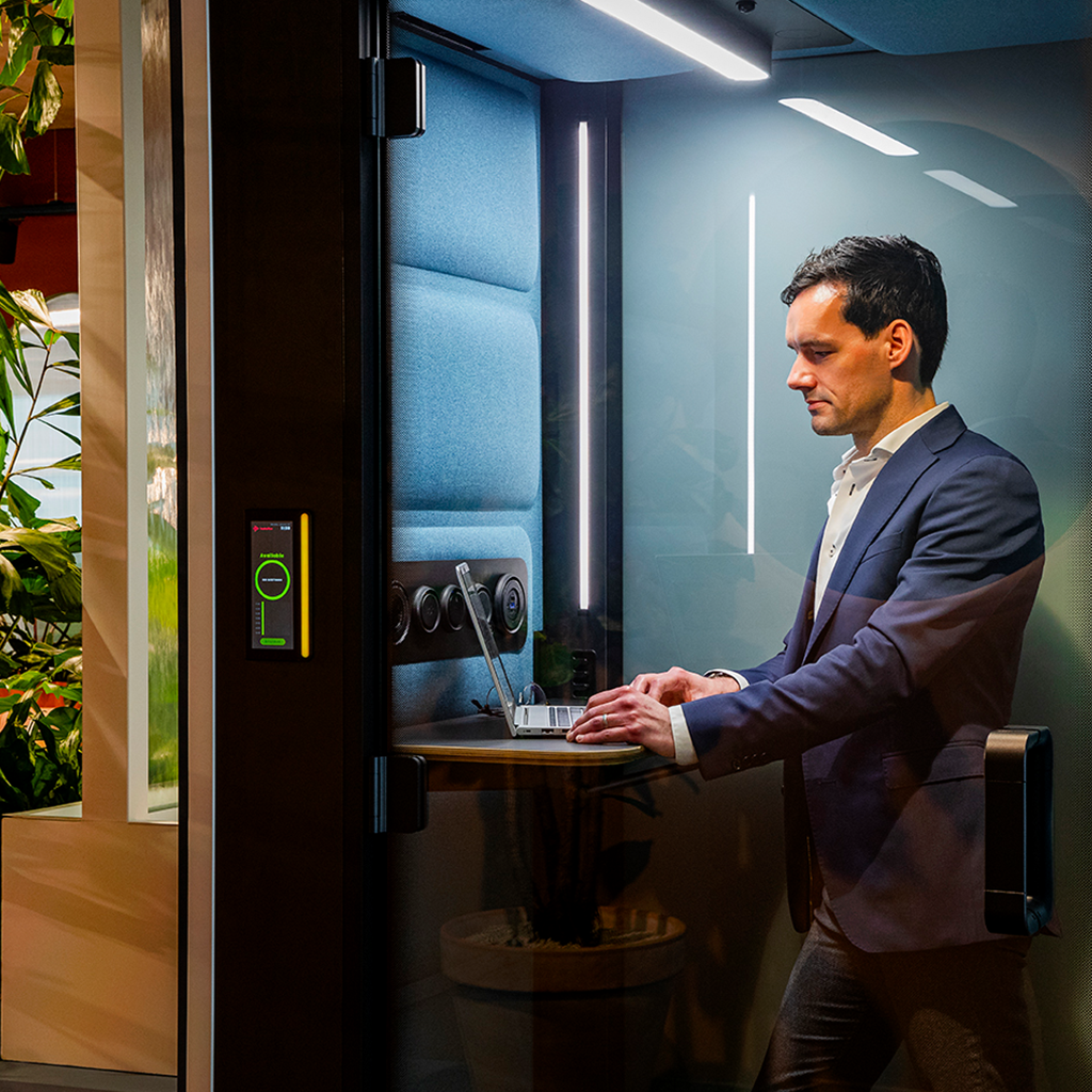 Be-Max-showroom-biophilic-design-kantoorinrichting-biofilia-interieur-kantoorinterieur-kantooroplossing-groen-natuur-projectinrichting-project-kantoorinspiratie-welzijn-kantooromgeving