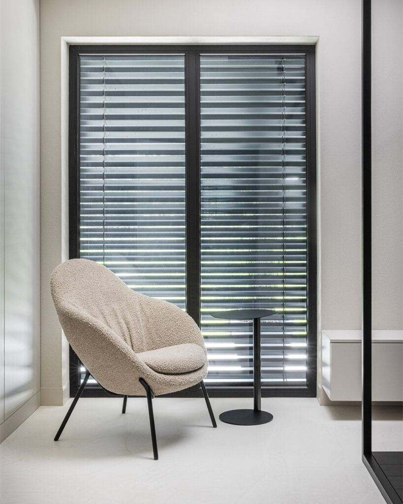 bemax-bejot-vieni-soft-loungestoel-comfortabel-stoel-kantoorstoel-relaxstoel-relax-interieur