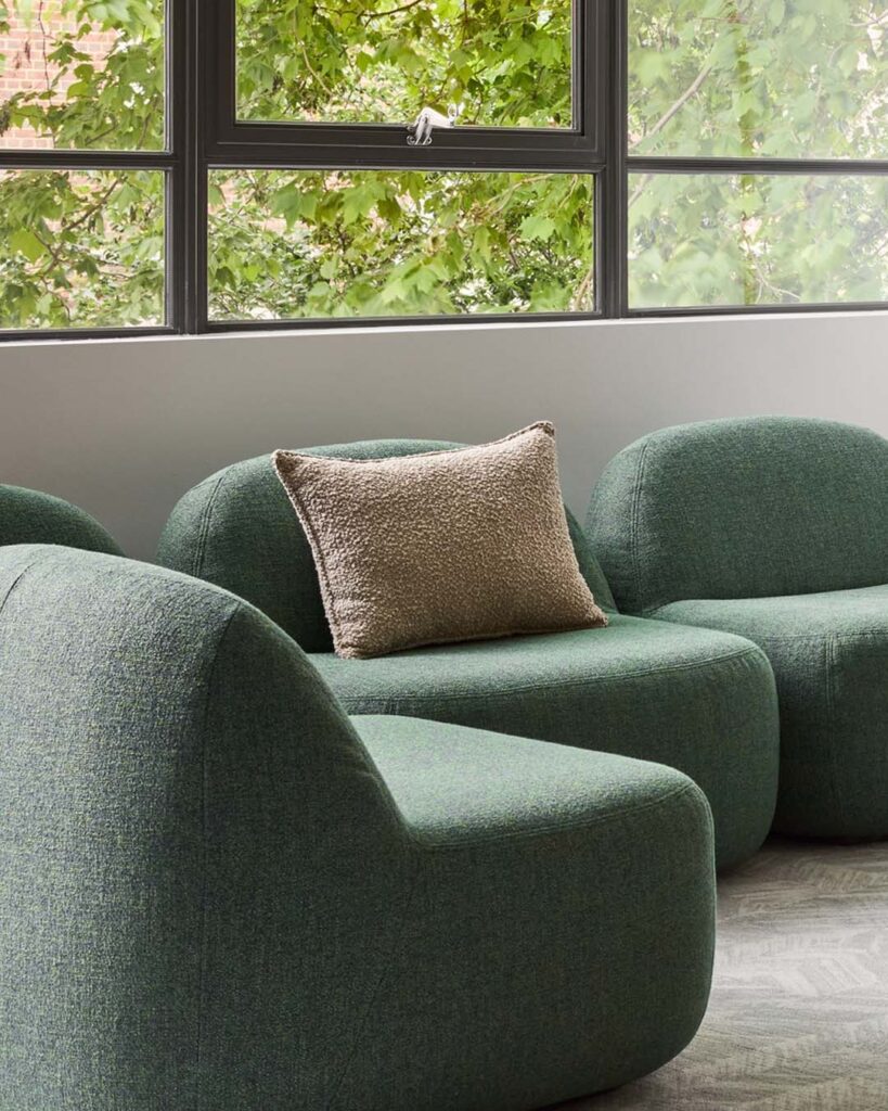 bemax-bejot-jelly-bank-zitbank-loungebank-interieur-modulair-meubilair-kantoorinrichting-horeca-ontvangsthal