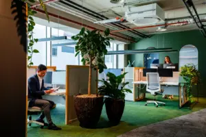 Be-max biophilic design interieur en kantoorinrichting expert in groen en inrichting