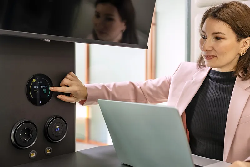Hushoffice Hushfree M 4-persoons akoestische cabine voor focus en samenwerking