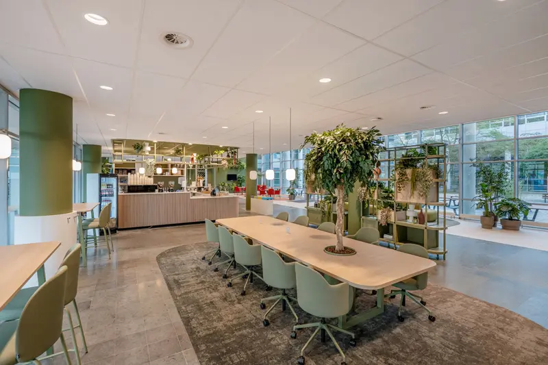 Bemax biophilc design project ontmoetingsplek vergaderruimte biofiel meubilair