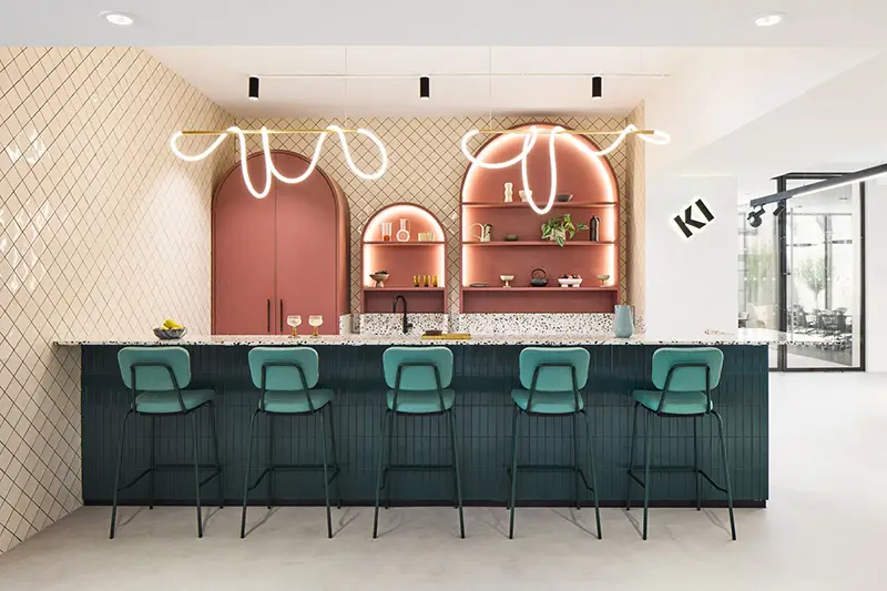 Bejot showroom epocc stoelen biophilic design interieur voor horeca