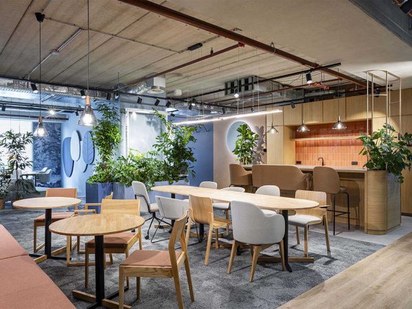 Be-Max-showroom-biophilic-design-kantoorinrichting-biofilia-interieur-kantoorinterieur-kantooroplossing-groen-natuur-projectinrichting-project-kantoorinspiratie-welzijn-kantooromgeving