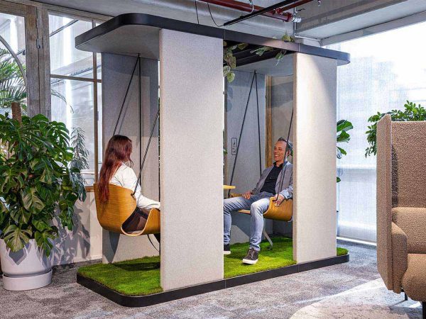 Be-Max-showroom-biophilic-design-kantoorinrichting-biofilia-interieur-kantoorinterieur-kantooroplossing-groen-natuur-projectinrichting-project-kantoorinspiratie-welzijn-kantooromgeving