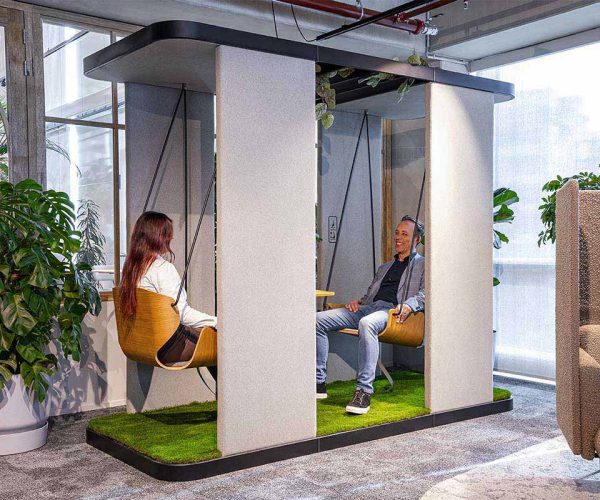 Be-Max-showroom-biophilic-design-kantoorinrichting-biofilia-interieur-kantoorinterieur-kantooroplossing-groen-natuur-projectinrichting-project-kantoorinspiratie-welzijn-kantooromgeving