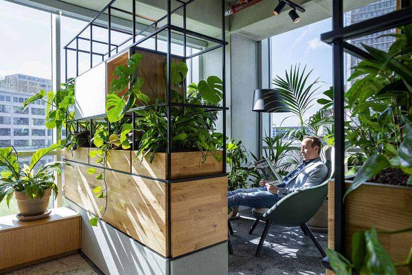 Be-Max-showroom-biophilic-design-kantoorinrichting-biofilia-interieur-kantoorinterieur-kantooroplossing-groen-natuur-projectinrichting-project-kantoorinspiratie-welzijn-kantooromgeving