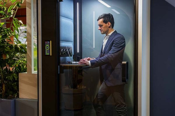 Be-Max-showroom-biophilic-design-kantoorinrichting-biofilia-interieur-kantoorinterieur-kantooroplossing-groen-natuur-projectinrichting-project-kantoorinspiratie-welzijn-kantooromgeving