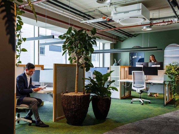 Be-Max-showroom-biophilic-design-kantoorinrichting-biofilia-interieur-kantoorinterieur-kantooroplossing-groen-natuur-projectinrichting-project-kantoorinspiratie-welzijn-kantooromgeving