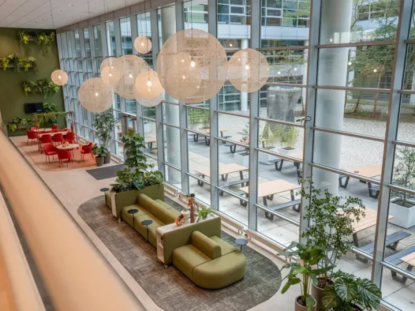 Be-max biophilc design project ontmoetingsplek vergaderruimte biofiel meubilair