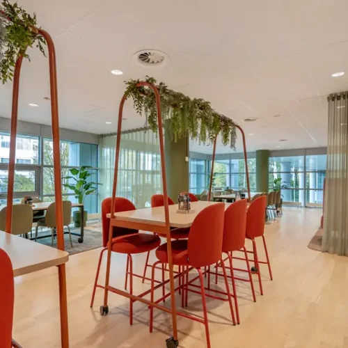 Bemax biophilc design project ontmoetingsplek vergaderruimte biofiel meubilair