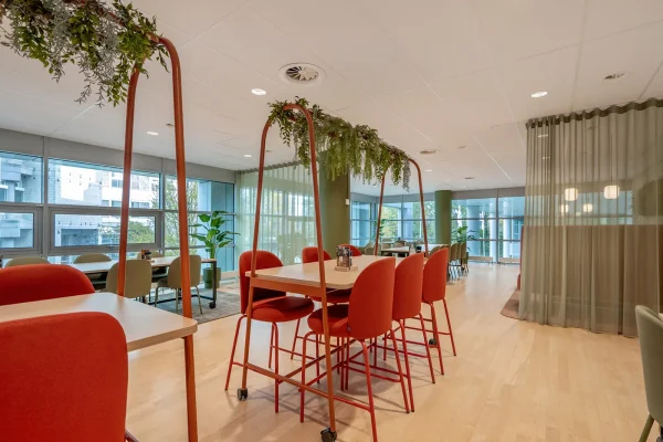 Be-max biophilc design project ontmoetingsplek vergaderruimte biofiel meubilair
