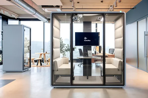 Hushoffice Hushfree M 4-persoons akoestische cabine voor focus en samenwerking