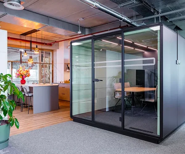 Hushoffice Hushmeet L kantoor unit voor op de werkvloer