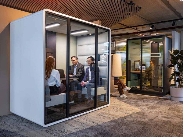 Mikomax-Hushoffice-HushFree-nieuw_vergaderunit-concentratie-akoestische-hybride-werkplek-unit