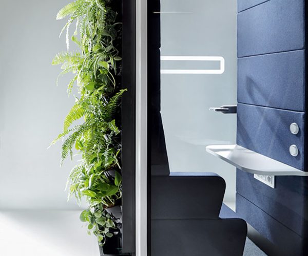 Mikomax-hushoffice-green-wall-groene-wand-muur-biophilic-design-groen-kantoor-kantooromgeving