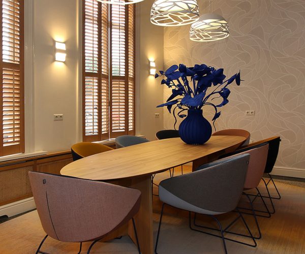 bejot-oxco-kuipstoel-vergaderstoel-leafpod-bank-zitbank-wachtbank-tables-coffee-koffietafel-salontafel-projectinrichting-kantoorinrichting-interieur