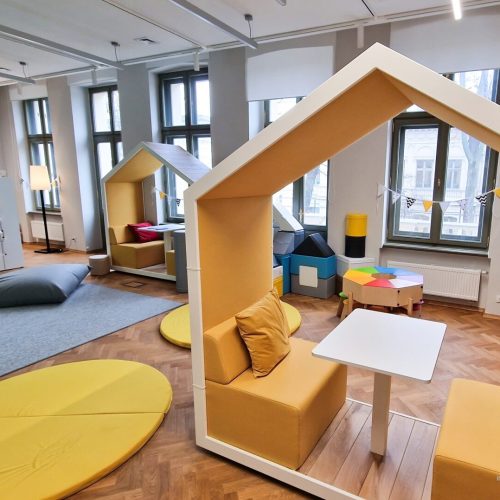 bejot treehouse in leeromgeving