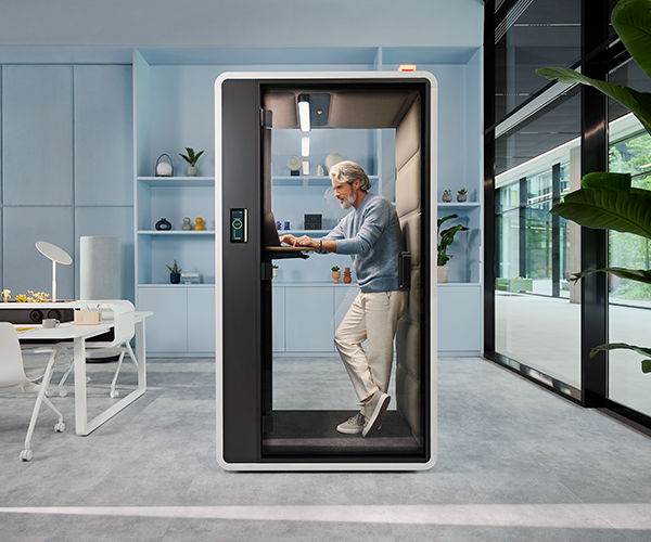 hushoffice-hushfree.s-akoestische-belcel-telefooncel-pod-akoestiek-vergaderoplossing-hybride-werken